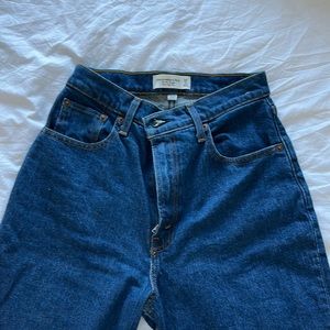Abercrombie and Fitch curve love 90s straight ultra high ride dark jean